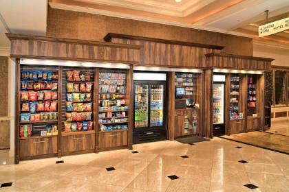 Gold Strike Casino Resort - image 9
