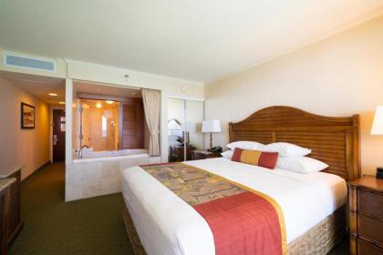 Outrigger Waikiki Beach Resort - image 18