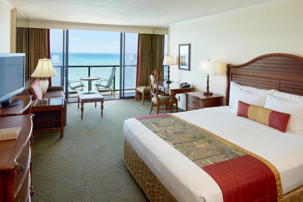 Outrigger Waikiki Beach Resort - image 4