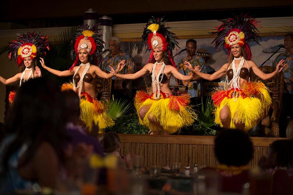 Universal's Loews Royal Pacific Resort - image 5