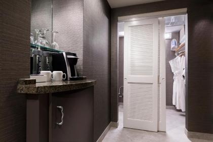 Universal's Hard Rock Hotel® - image 7