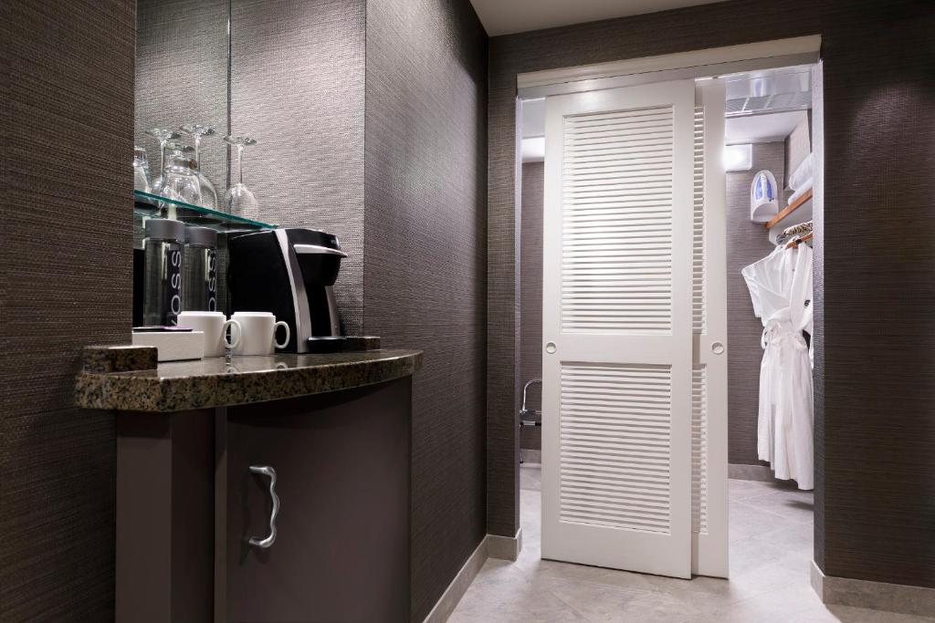 Universal's Hard Rock Hotel® - image 7