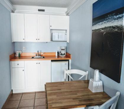 Coral Sands Inn - image 3