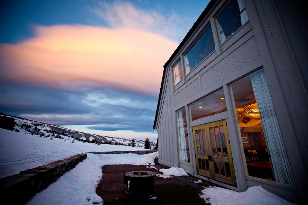 Timberline Lodge - image 5