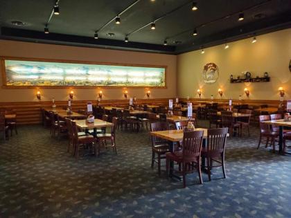 Grand Bear Resort at Starved Rock - image 13