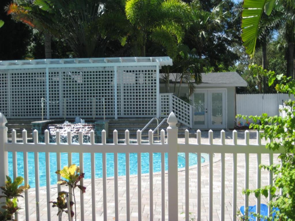 Pirates Pointe Resort - image 3