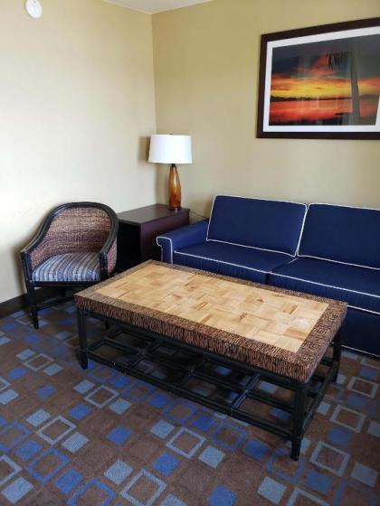 The Nautical Beachfront Resort - image 4