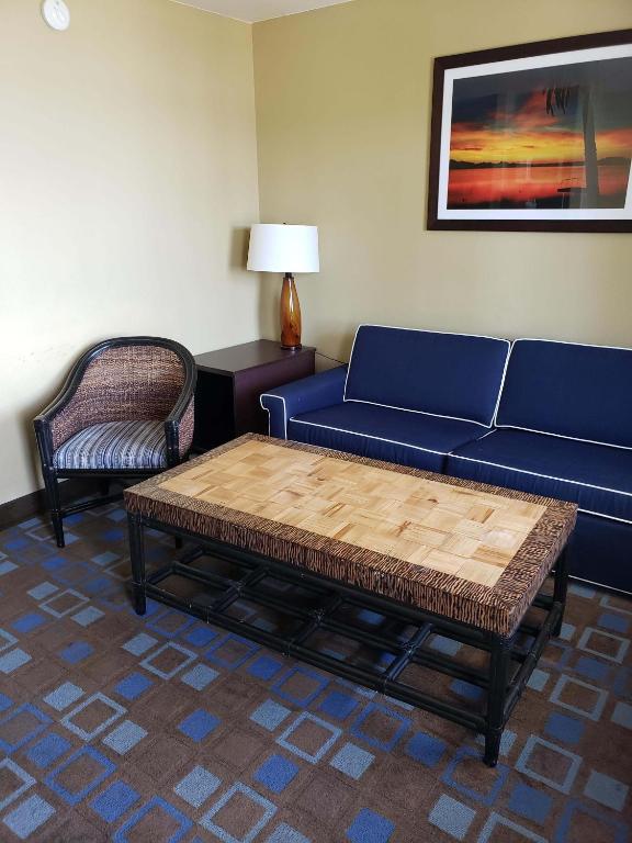The Nautical Beachfront Resort - image 4