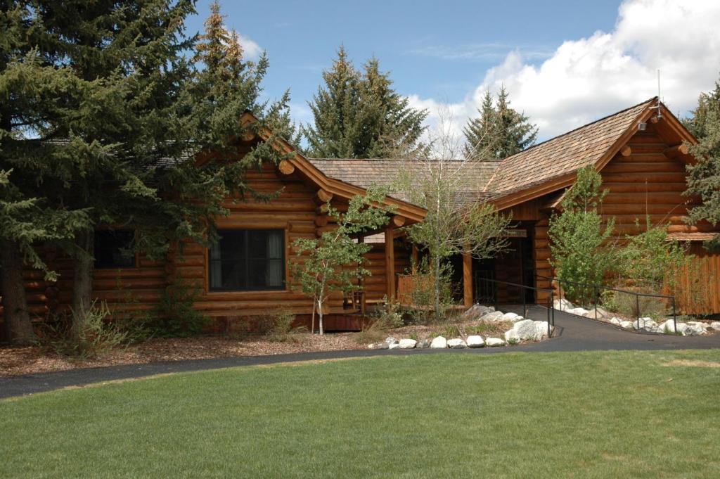 The Hatchet Resort - main image