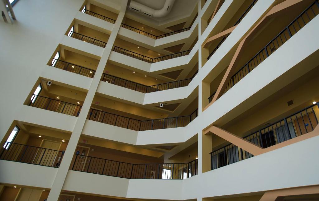 The Atrium Resort - image 2