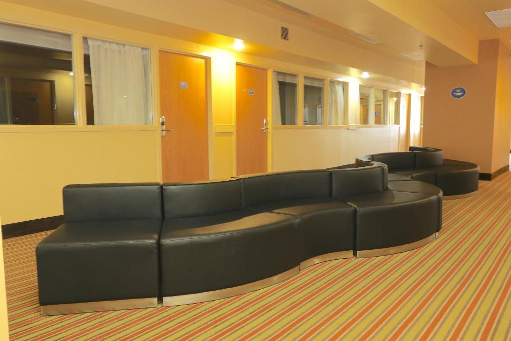 The Atrium Resort - image 4