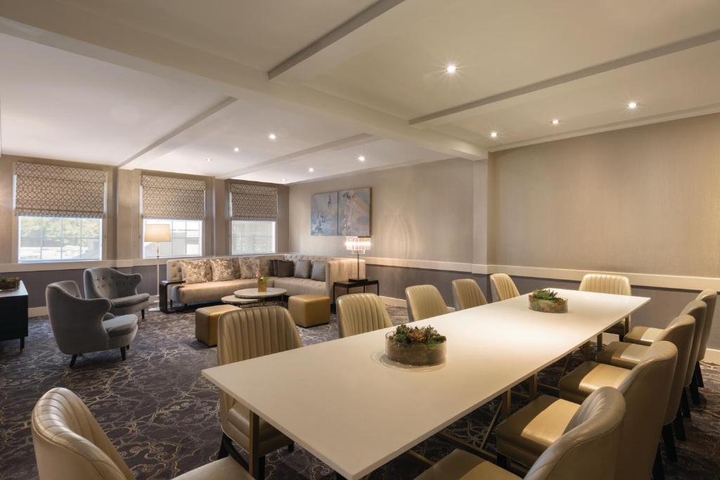 The Claremont Club & Spa A Fairmont Hotel - image 4