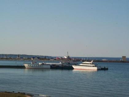 Mackinaw Beach and Bay Inn & Suites - image 10