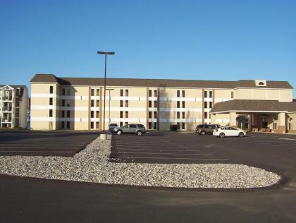 Mackinaw Beach and Bay Inn & Suites - image 20
