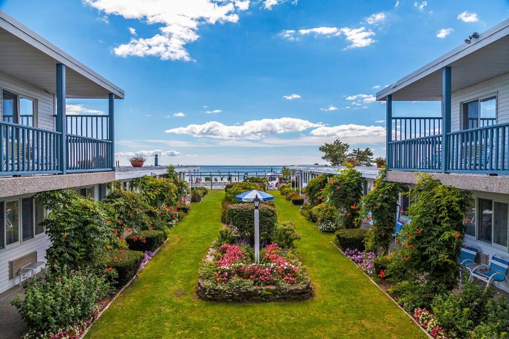 Blue Water Resort - main image