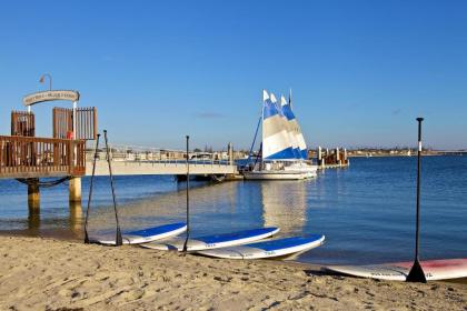 Catamaran Resort Hotel and Spa - image 15