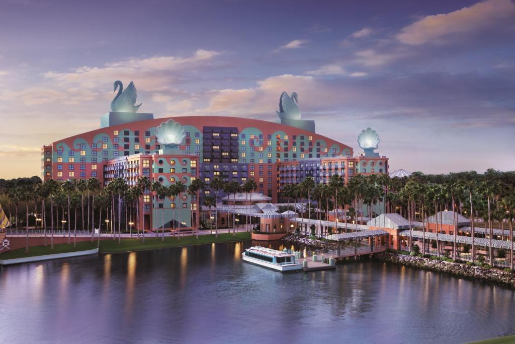 Walt Disney World Swan - image 7