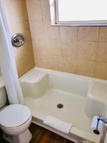 Ebb Tide Resort - image 18