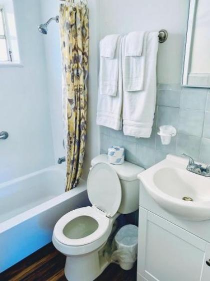Ebb Tide Resort - image 7