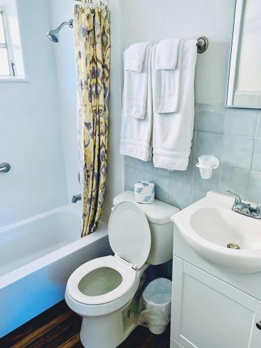 Ebb Tide Resort - image 7