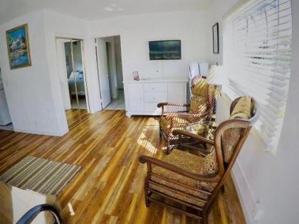 Ebb Tide Resort - image 8