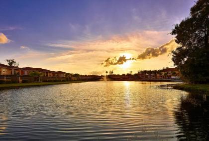 CLC Regal Oaks Resort Vacation Townhomes - image 2