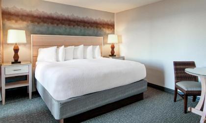 Hallmark Resort - Newport - image 17