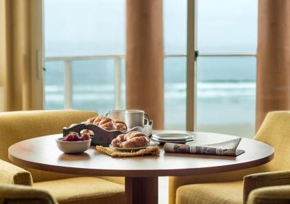 Hallmark Resort - Newport - image 4