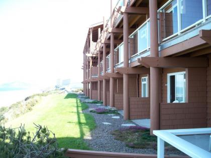 Hallmark Resort - Newport - image 6