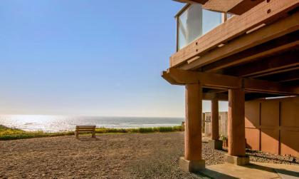 Hallmark Resort - Newport - image 9