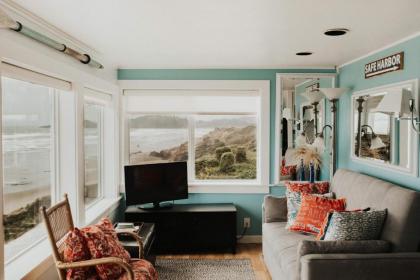 Nye Beach Condos & Cottages - image 10