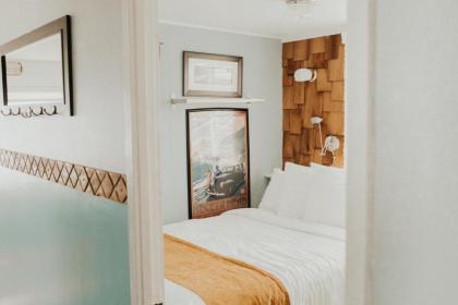 Nye Beach Condos & Cottages - image 13