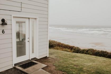 Nye Beach Condos & Cottages - image 19
