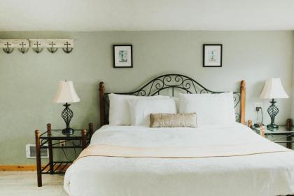 Nye Beach Condos & Cottages - image 20