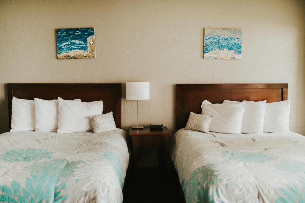 Nye Beach Condos & Cottages - image 3