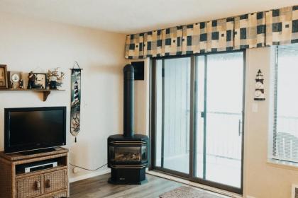 Nye Beach Condos & Cottages - image 6