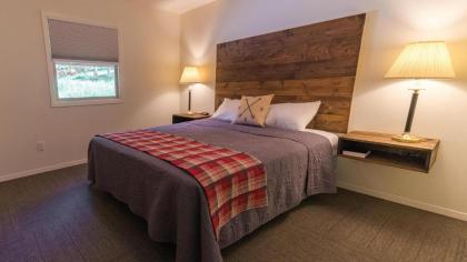 Eagle Cap Chalets - image 10