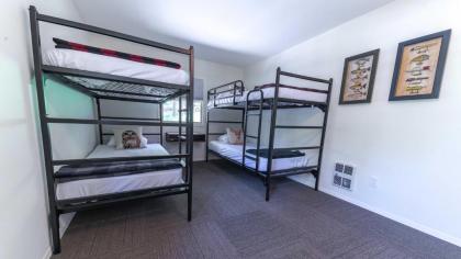 Eagle Cap Chalets - image 12