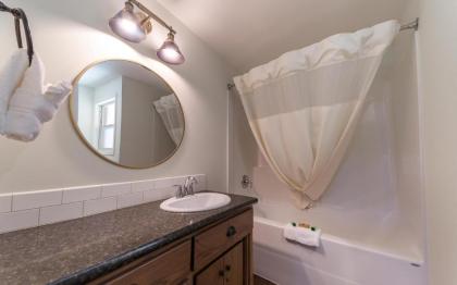 Eagle Cap Chalets - image 8