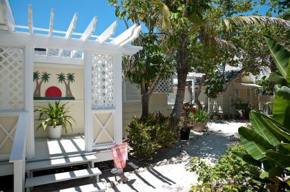 Bungalow Beach Resort - image 14