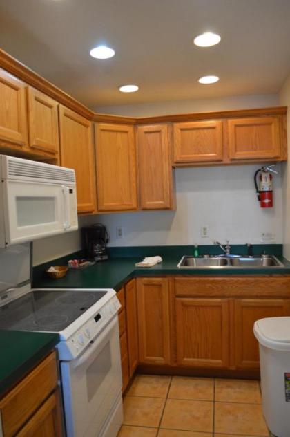 Dockside Inn & Resort - image 11