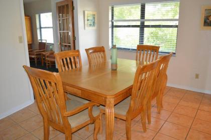 Dockside Inn & Resort - image 14