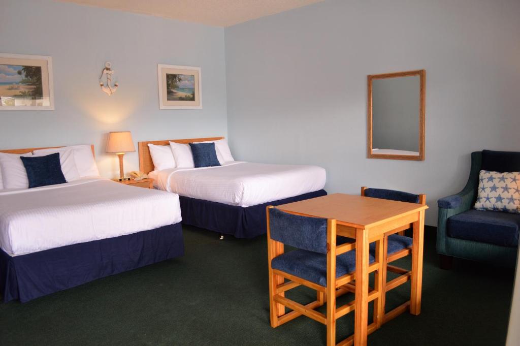 Dockside Inn & Resort - image 6