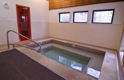 The Aspens Racquet Club - image 3