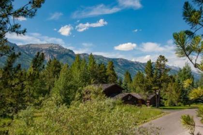 The Aspens Racquet Club - image 8