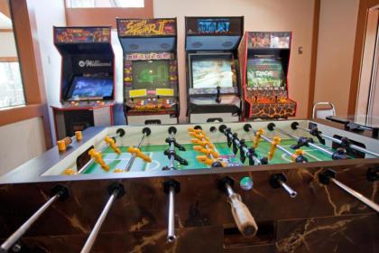 Club Tahoe Resort - image 20