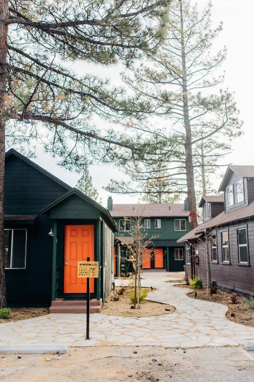 Noon Lodge - main image