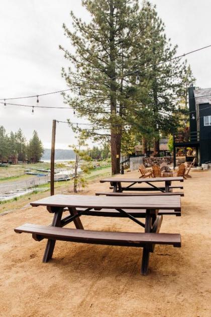 Noon Lodge - image 10