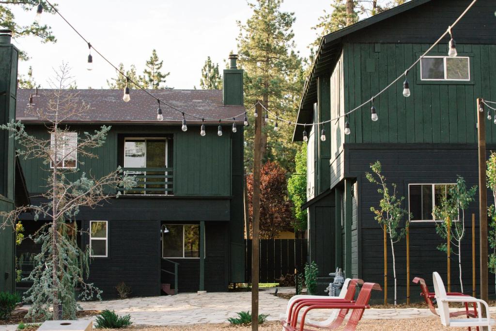 Noon Lodge - image 4