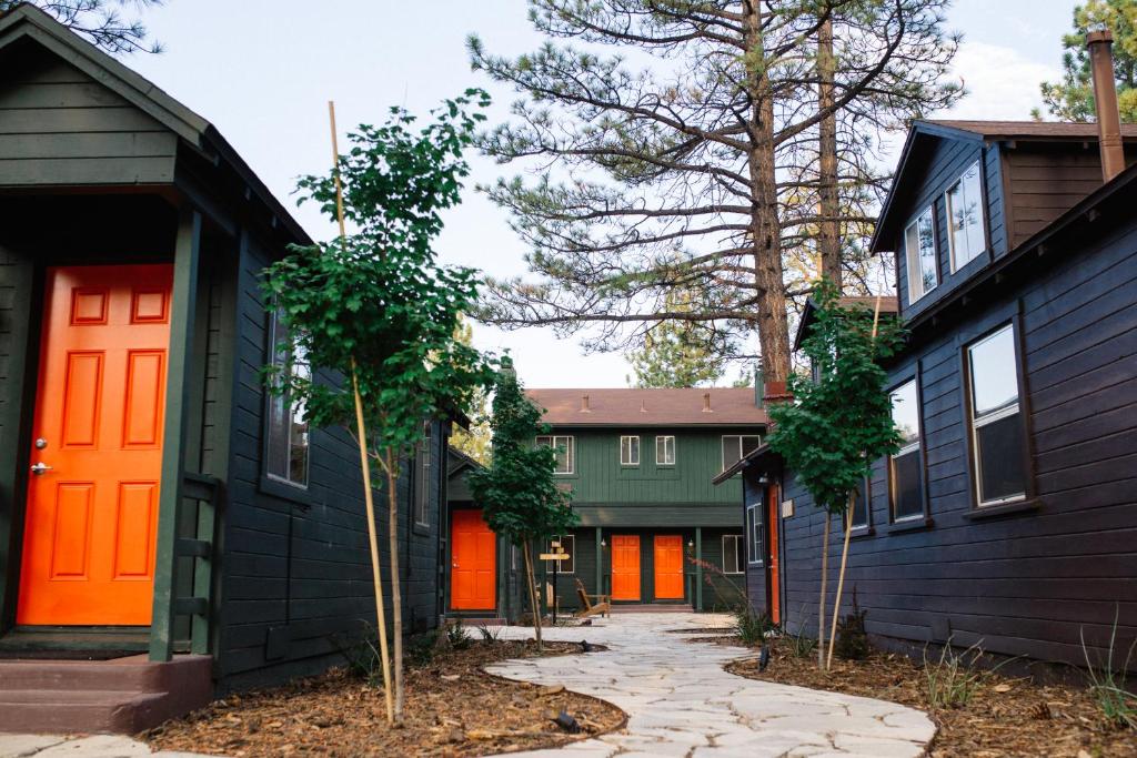 Noon Lodge - image 6